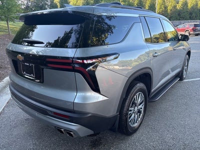 2024 Chevrolet Traverse LT