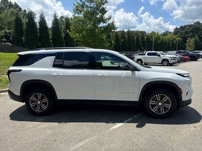 2025 Chevrolet Traverse LT