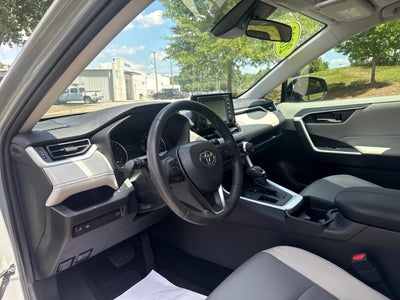 2020 Toyota RAV4 XLE Premium
