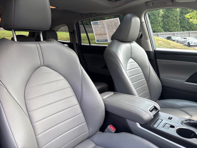 2022 Toyota Highlander Hybrid XLE