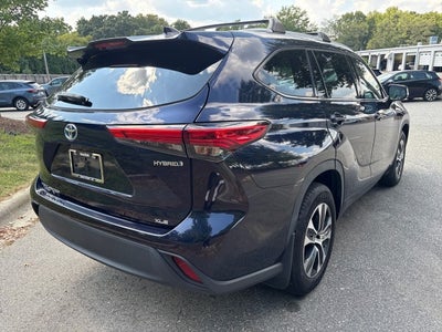 2022 Toyota Highlander Hybrid XLE